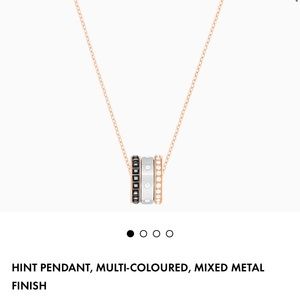 SWAROVSKI hint pendant